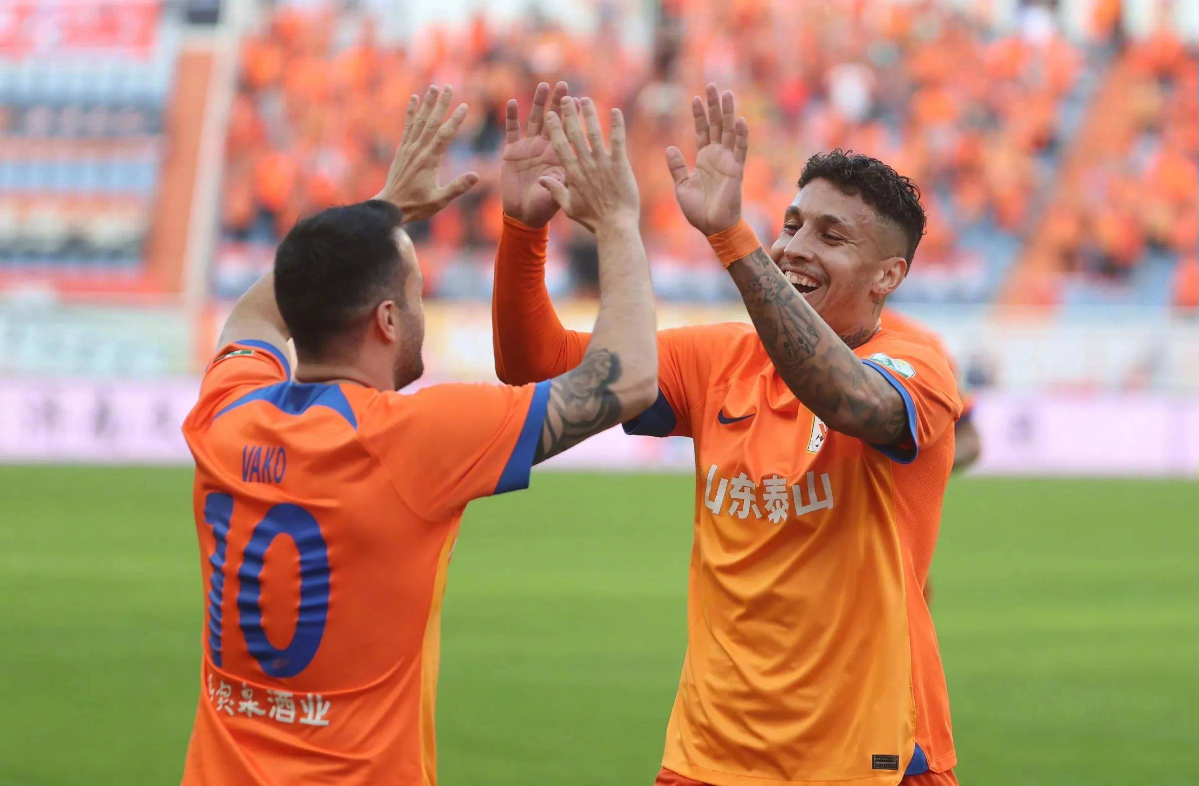 九游-C罗焦点对战，Uzi与30激战阿森纳分钟，险胜胜负难料！观众掌声雷动的简单介绍-九游