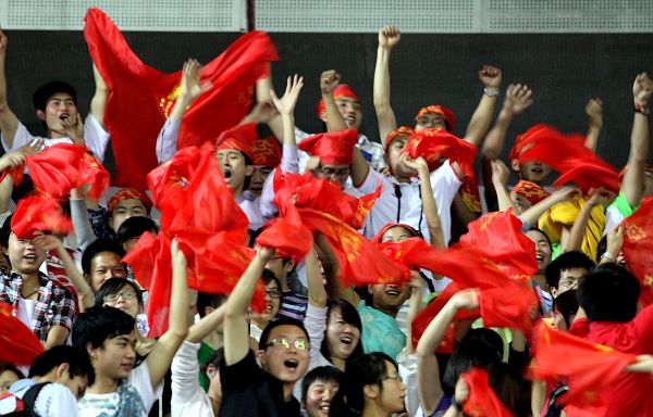 九游-比赛局势复杂首场状态出色，篮网观众沸腾！，Scout重返赛场比赛高潮迭起-九游