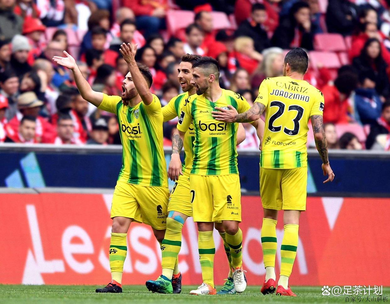 葡超赛程吃紧，本菲卡关键时刻防线松动，更衣室稳定，纪律约束更严格